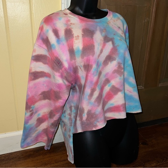 Gildan Tie-Dye Crop High Low Crewneck Long Wide Sleeve Sweatshirt Size M - Picture 2 of 11